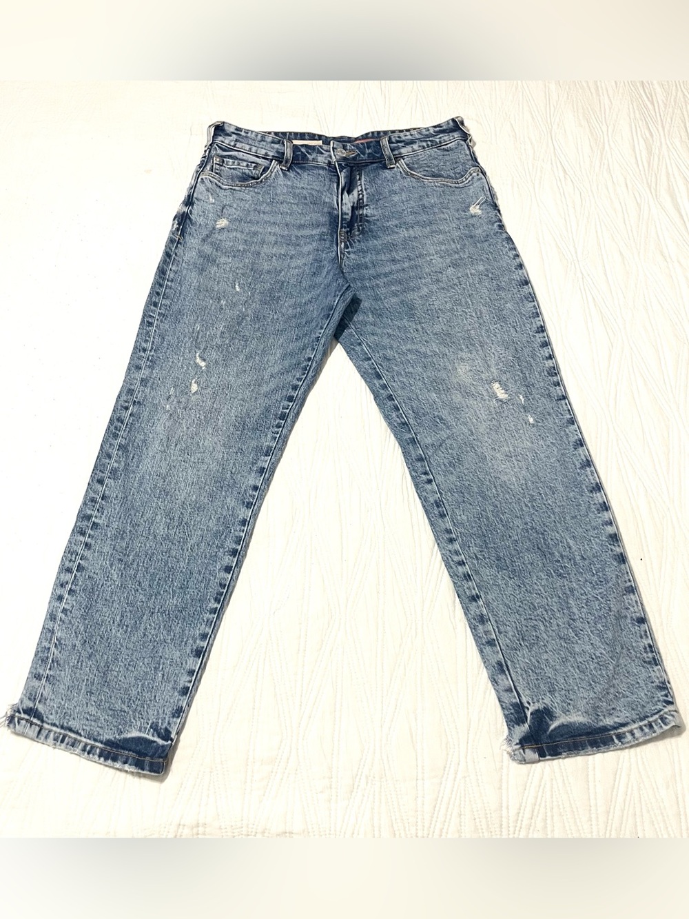 Pilcro Women’s Distressed Jeans